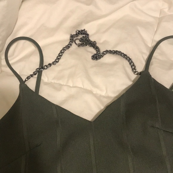 Olive green bodycon dress with a chain - Picture 2 of 3